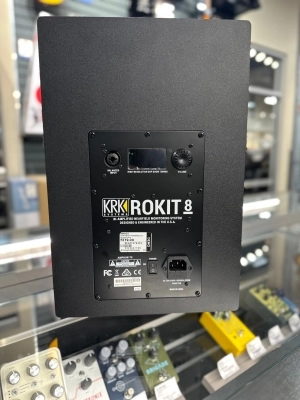 KRK - RP8-G4 - ROKIT Powered 8'' Monitor 2