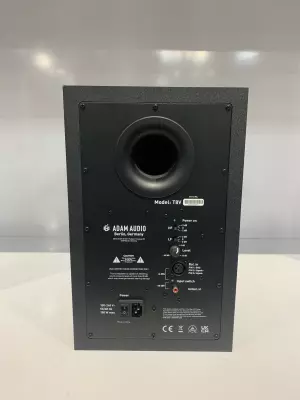 ADAM Audio - AD-T8V 2