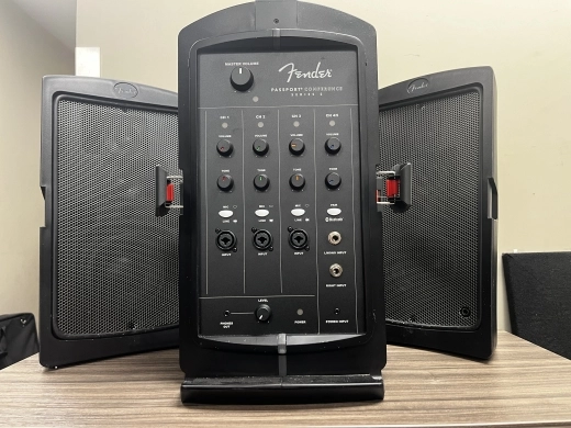 Fender - Passport Conference Portable Speaker System