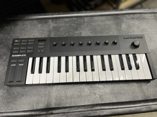 Native Instruments - M-32