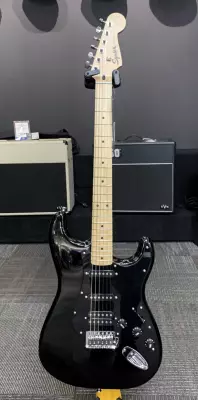 Squier - Sonic Stratocaster HSS, Maple Fingerboard - Black