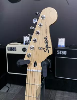 Squier - Sonic Stratocaster HSS, Maple Fingerboard - Black 3