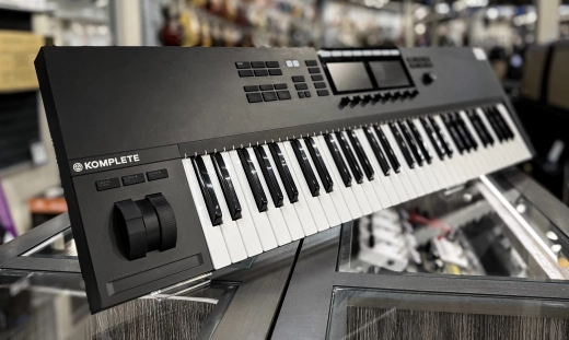 Native Instruments - Komplete Kontrol S61 61-Key Controller (2nd Gen)