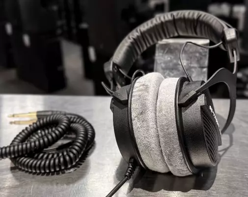 Store Special Product - Beyerdynamic - DT990 PRO-250