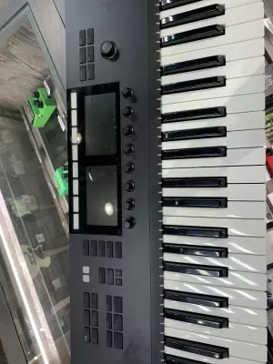 Native Instruments - KONTROL S61 MK2 2