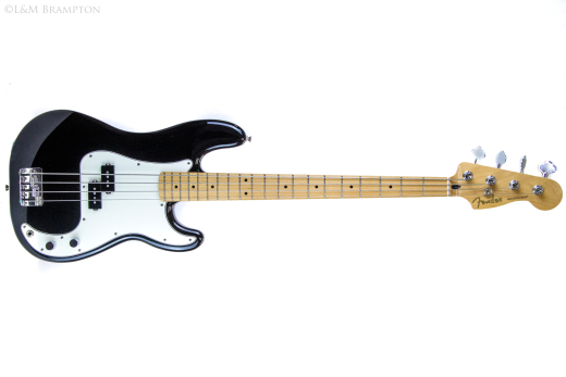 Fender - Player Series P-Bass - Black with Maple Fingerboard