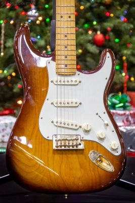 Fender - 75th Anniversary Stratocaster 2