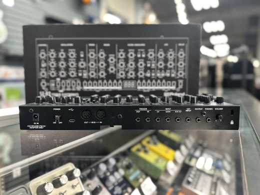 SE-02 - Roland Boutique Analog Monophonic Synth 2