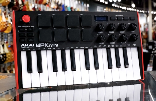 Akai - MPK Mini MKIII 25-Note Keyboard/Drum Pad Controller