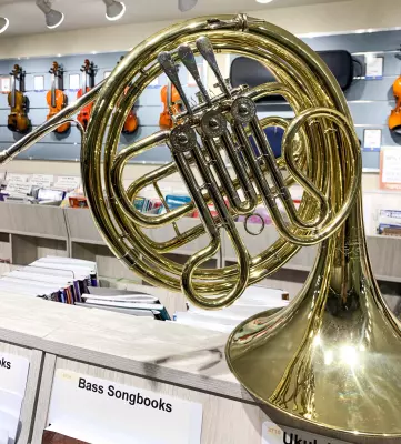 HOYER SINGLE FRENCH HORN LACQ W/CASE 3