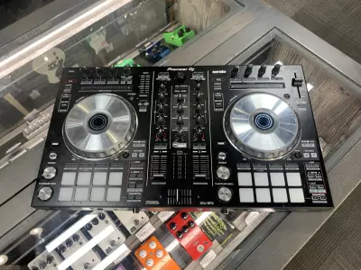 Pioneer - DDJ-SR2