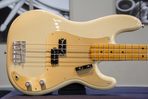 Fender - Vintera II 50's P-Bass - Maple Neck - Desert Sand 2