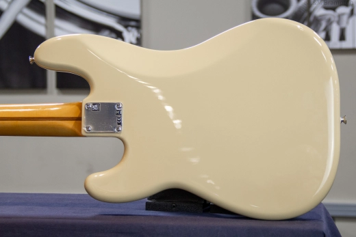 Fender - Vintera II 50's P-Bass - Maple Neck - Desert Sand 2