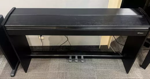 Roland - F701 Digital Piano with Stand 2