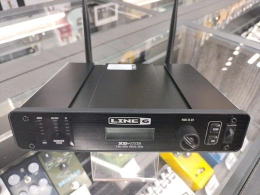 Line 6 - XD-V75L Digital Wireless 14-Freq. Lav Mic System 2