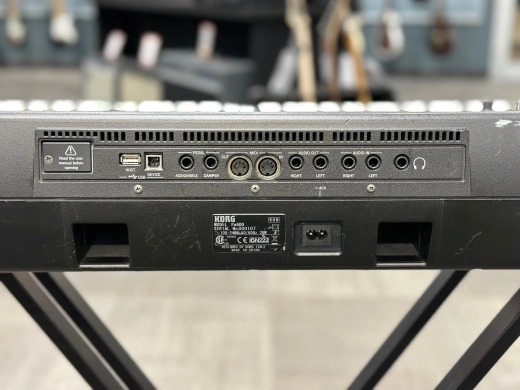 Korg - PA600 - 61 Key Arranger with Colour Touchview 2