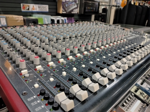 Gear Hunter | Allen & Heath - ZED-R16