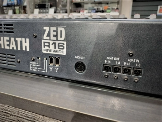 Allen & Heath - ZED-R16 5