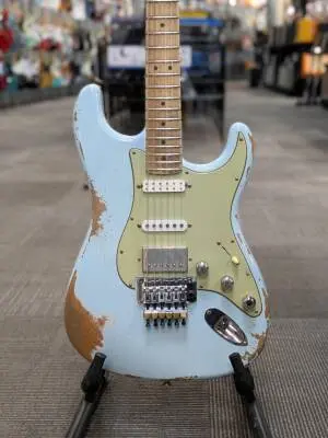 FENDER CUSTOM HEAVY RELIC STRATOCASTER
