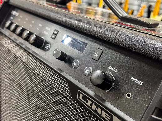 Line 6 - SPIDER V 60 W Modelling Guitar Combo Amp 2