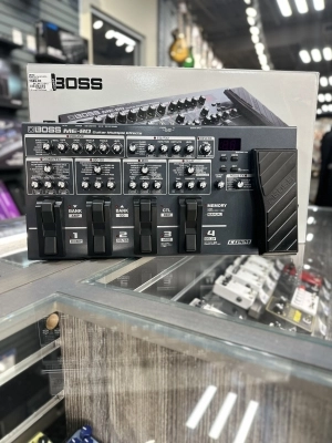 BOSS - ME-80 Multi Effects Floor Processor