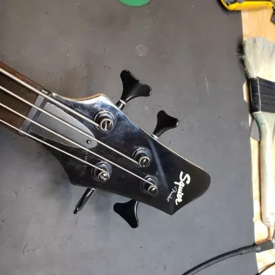 SQUIER MB-4 SKULL & CROSS BONES 3