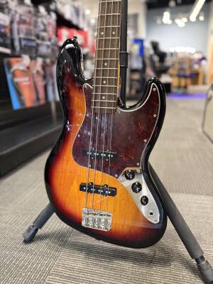 Squier Classic Vibe '60s Jazz Bass, Laurel Fingerboard - 3-Tone