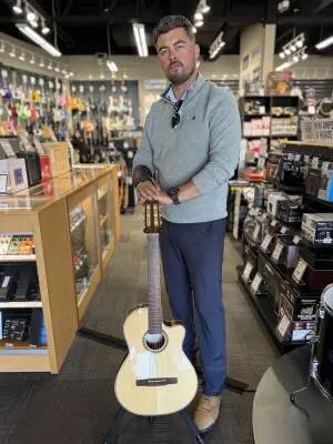 Godin Guitars - Godin Arena Mahogany CW 2