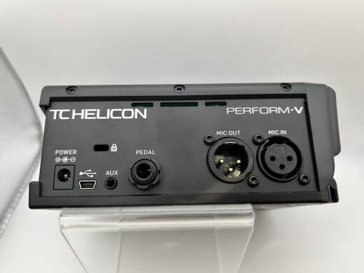 TC-Helicon Perform-V Vocal Effect/Processor