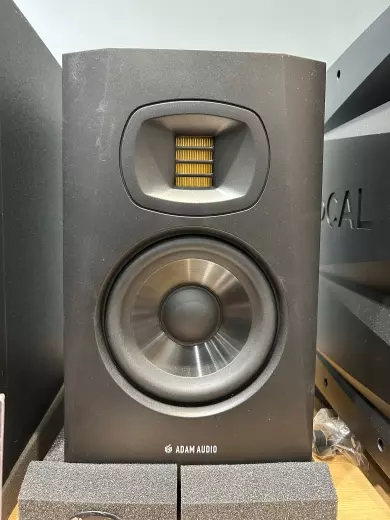 ADAM Audio - AD-T5V