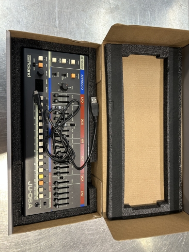 Roland Boutique Series JU-06A Synthesizer (Juno-60 & Juno-106