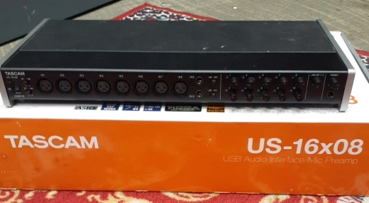 Tascam - US-16X08