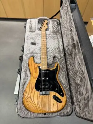 Fender - Limited Edition American Professional II Stratocaster HSS HT, Roasted Maple Fingerboard - Aged Natural