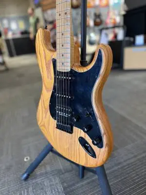 Fender - Limited Edition American Professional II Stratocaster HSS HT, Roasted Maple Fingerboard - Aged Natural 2