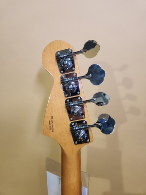 Fender - Vintera II 70s Mustang Bass, Rosewood Fingerboard - Competition Burgundy 5