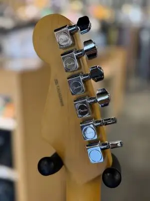 Fender - American Pro II Strat 2