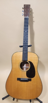 Martin Guitars - D-18 STD 2