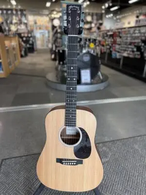 Martin Guitars - DJR-10E