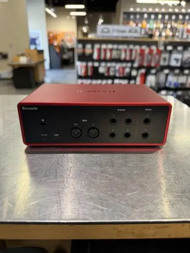 Focusrite - SCARLETT4I4MK4 2