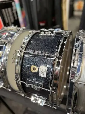 Ludwig Drums - Classic Maple 6.5x14'' Snare Drum - Black Hybrid Sparkle 2