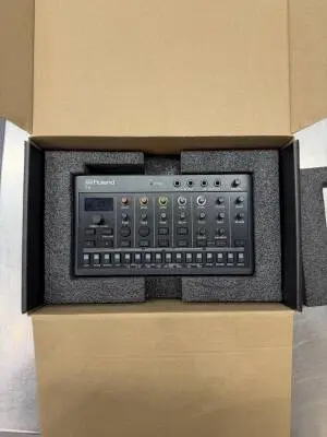 Roland - T-8 2