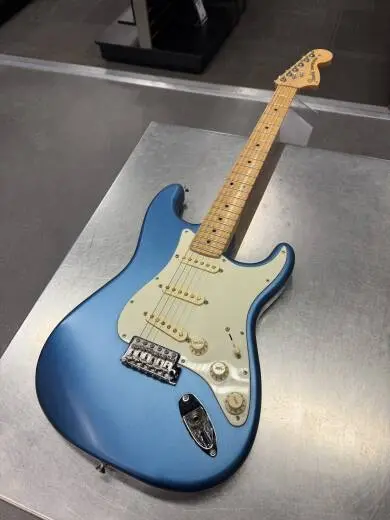 Fender - AM Performer Strat