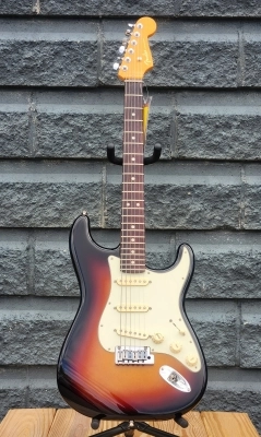 Fender - American Ultra Stratocaster Ultraburst 2