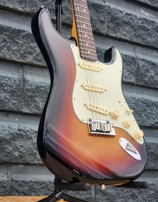 Fender - American Ultra Stratocaster Ultraburst