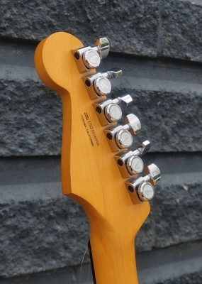 Fender - American Ultra Stratocaster Ultraburst 7