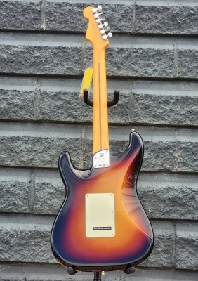 Fender - American Ultra Stratocaster Ultraburst 6