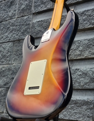 Fender - American Ultra Stratocaster Ultraburst 5