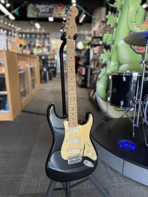 Fender - Player Stratocaster
