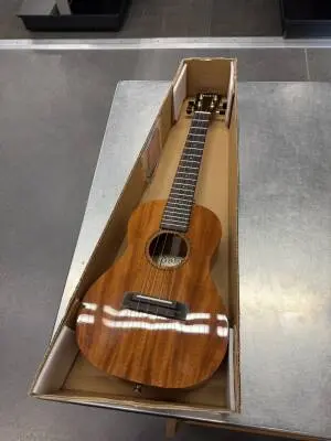 Pono Mahogany Deluxe Tenor Ukulele 2