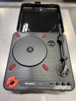 Numark PT01 Scratch Portable Turntable W/DJ Scratch Switch